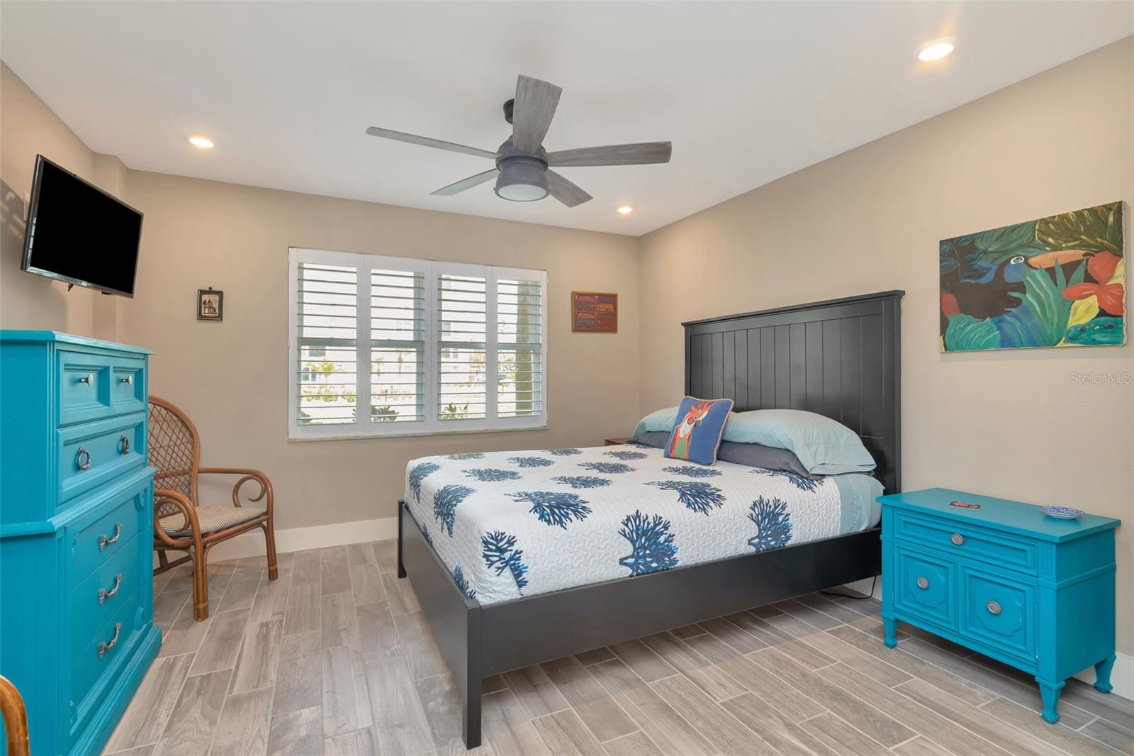 Image 16 of 31 For 620 Edgewater Drive 102