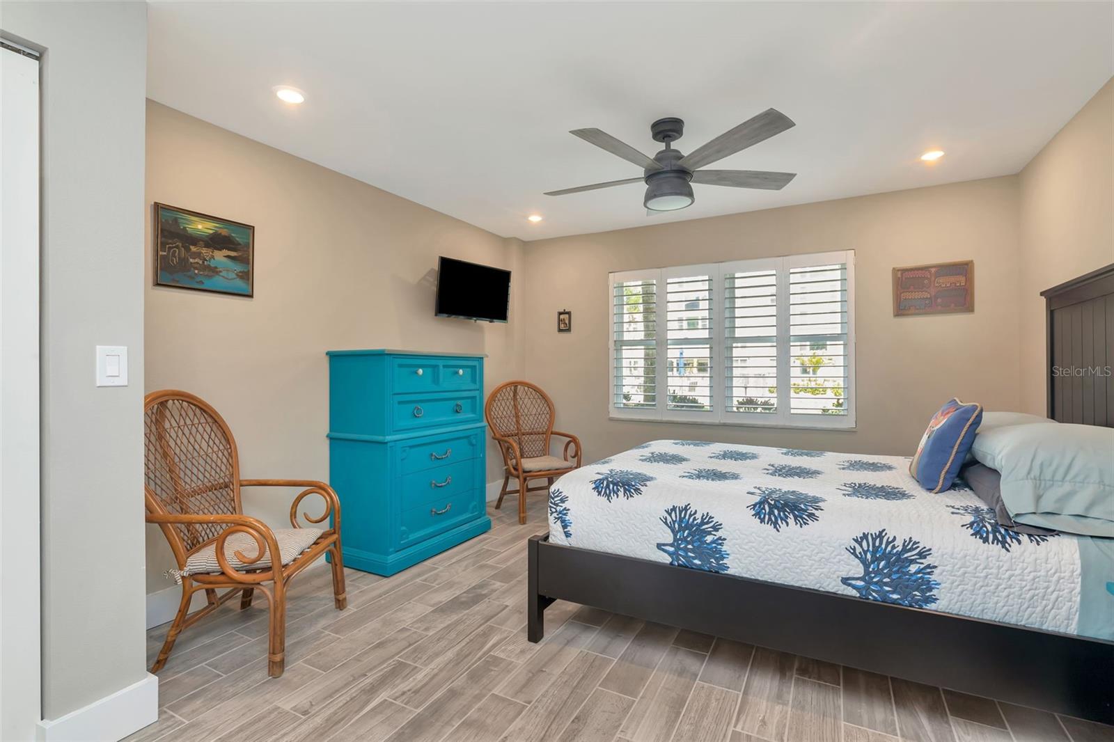 Image 17 of 31 For 620 Edgewater Drive 102