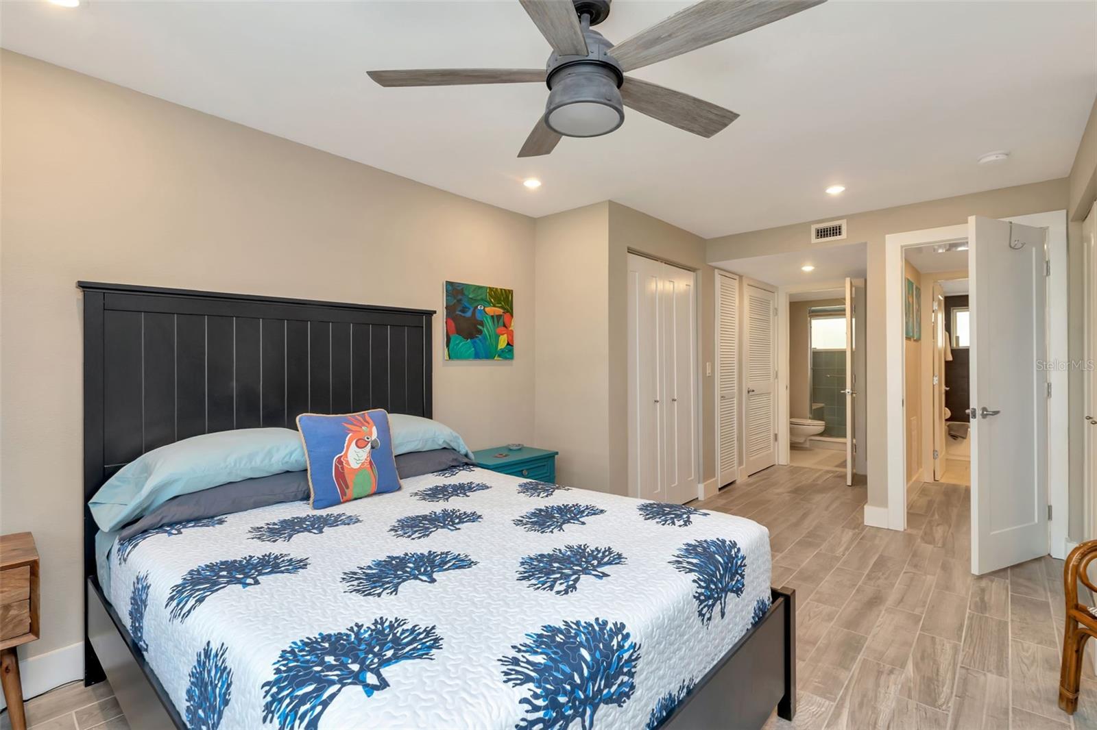 Image 18 of 31 For 620 Edgewater Drive 102