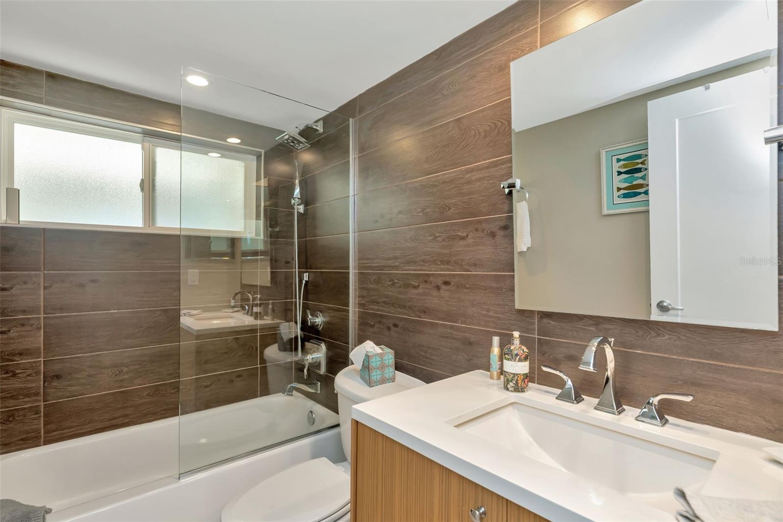 Image 20 of 31 For 620 Edgewater Drive 102