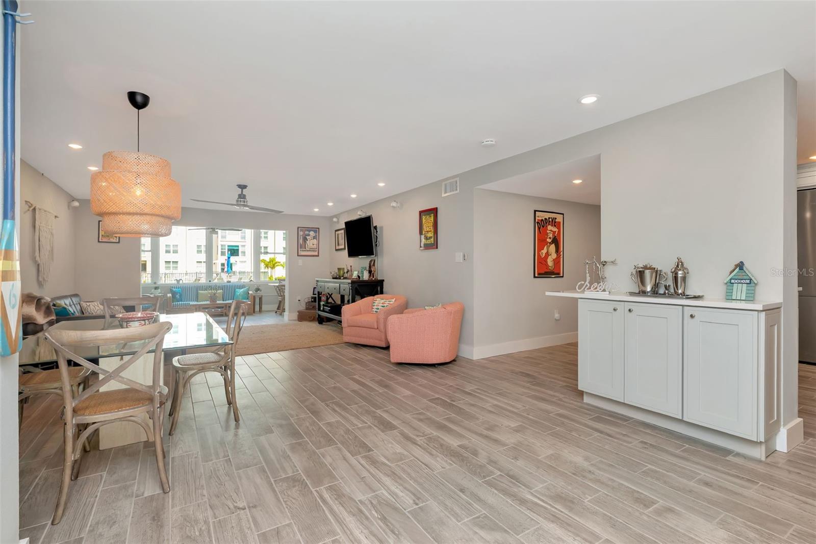 Image 4 of 31 For 620 Edgewater Drive 102