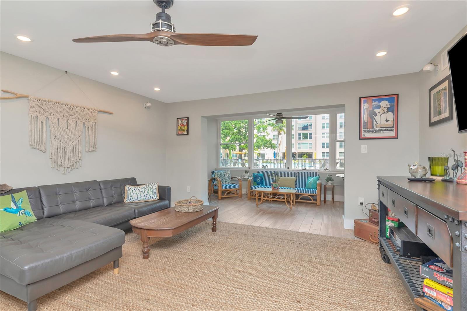 Image 7 of 31 For 620 Edgewater Drive 102