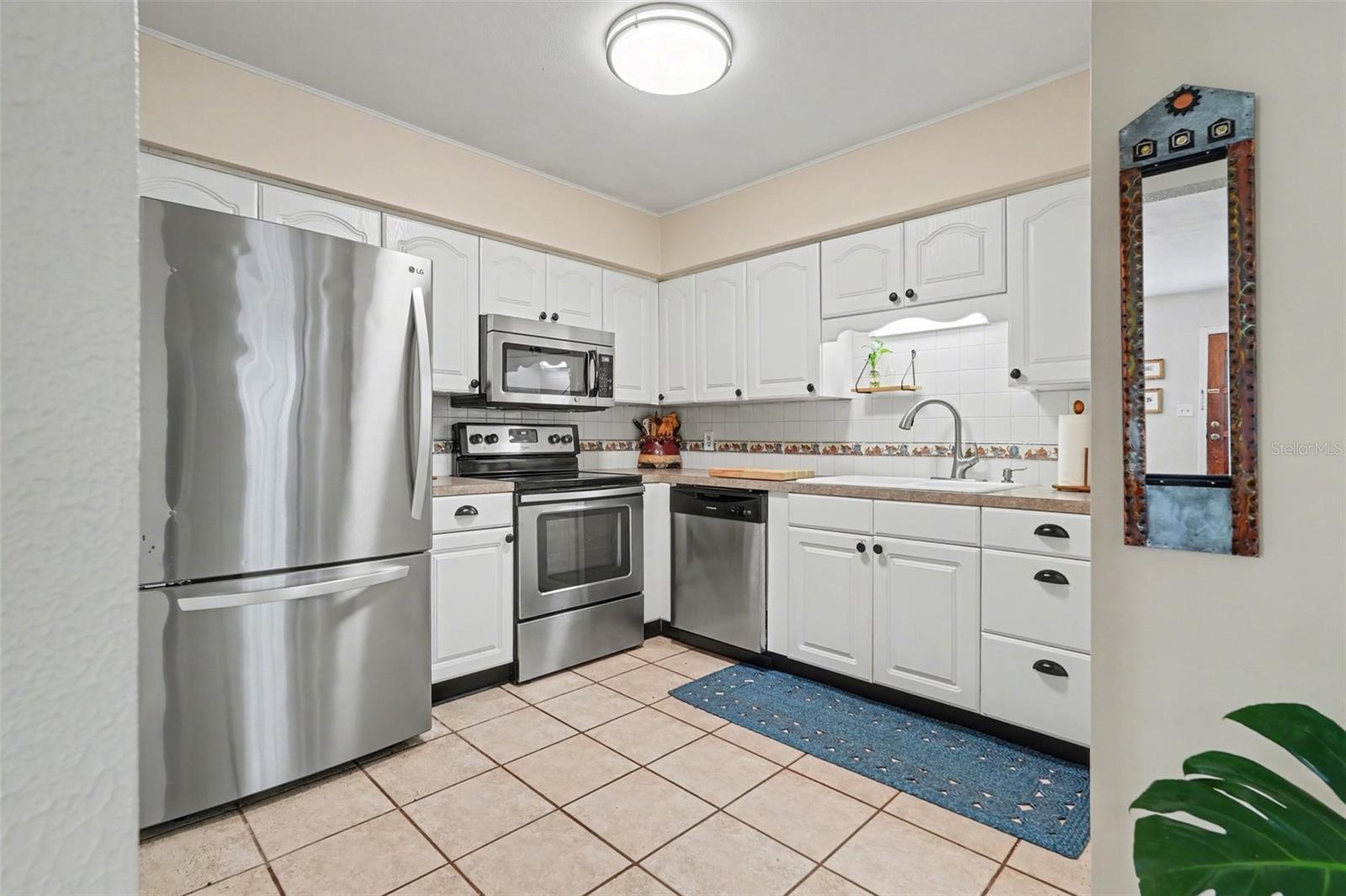 Image 10 of 31 For 15402 Lake Magdalene Boulevard