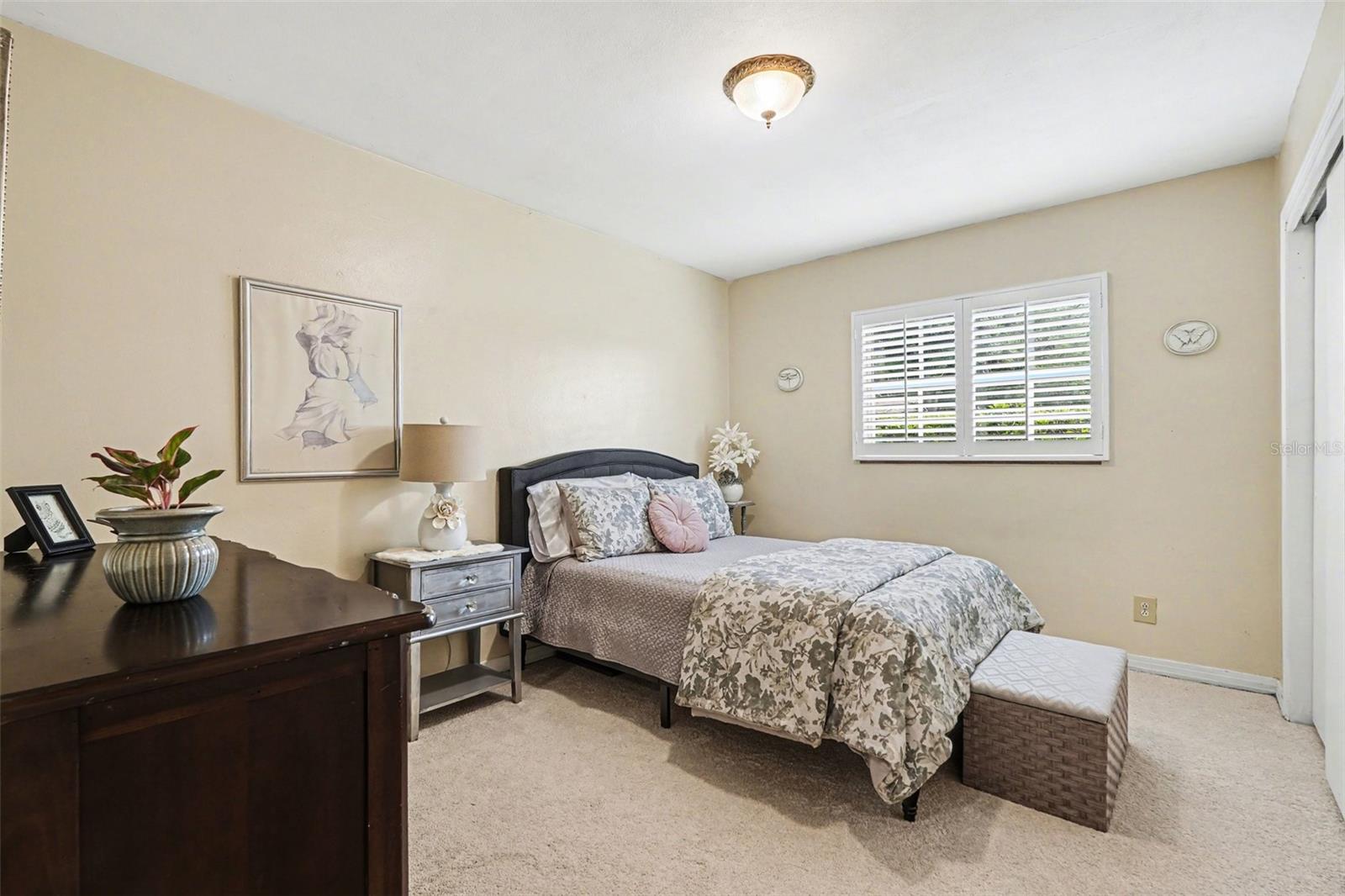 Image 19 of 31 For 15402 Lake Magdalene Boulevard