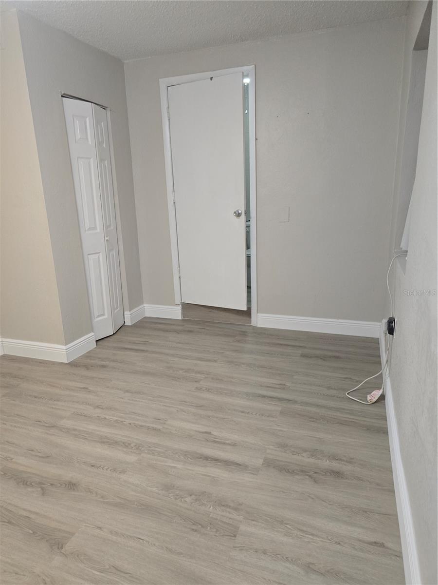 Image 13 of 49 For 2538 Hiawatha Street