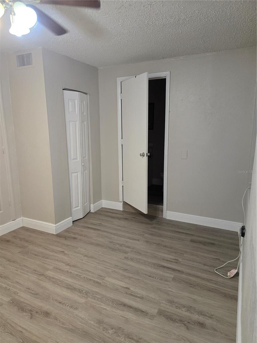 Image 14 of 49 For 2538 Hiawatha Street