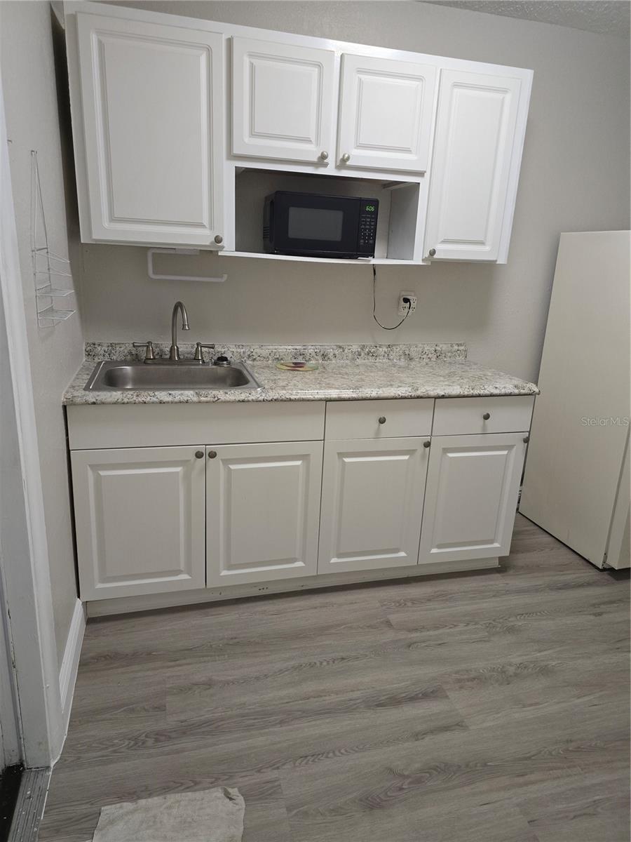 Image 16 of 49 For 2538 Hiawatha Street