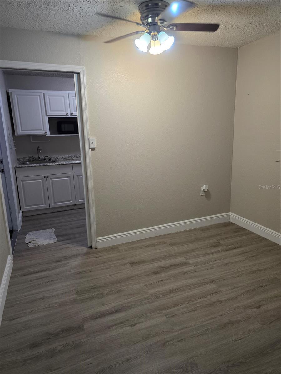 Image 17 of 49 For 2538 Hiawatha Street