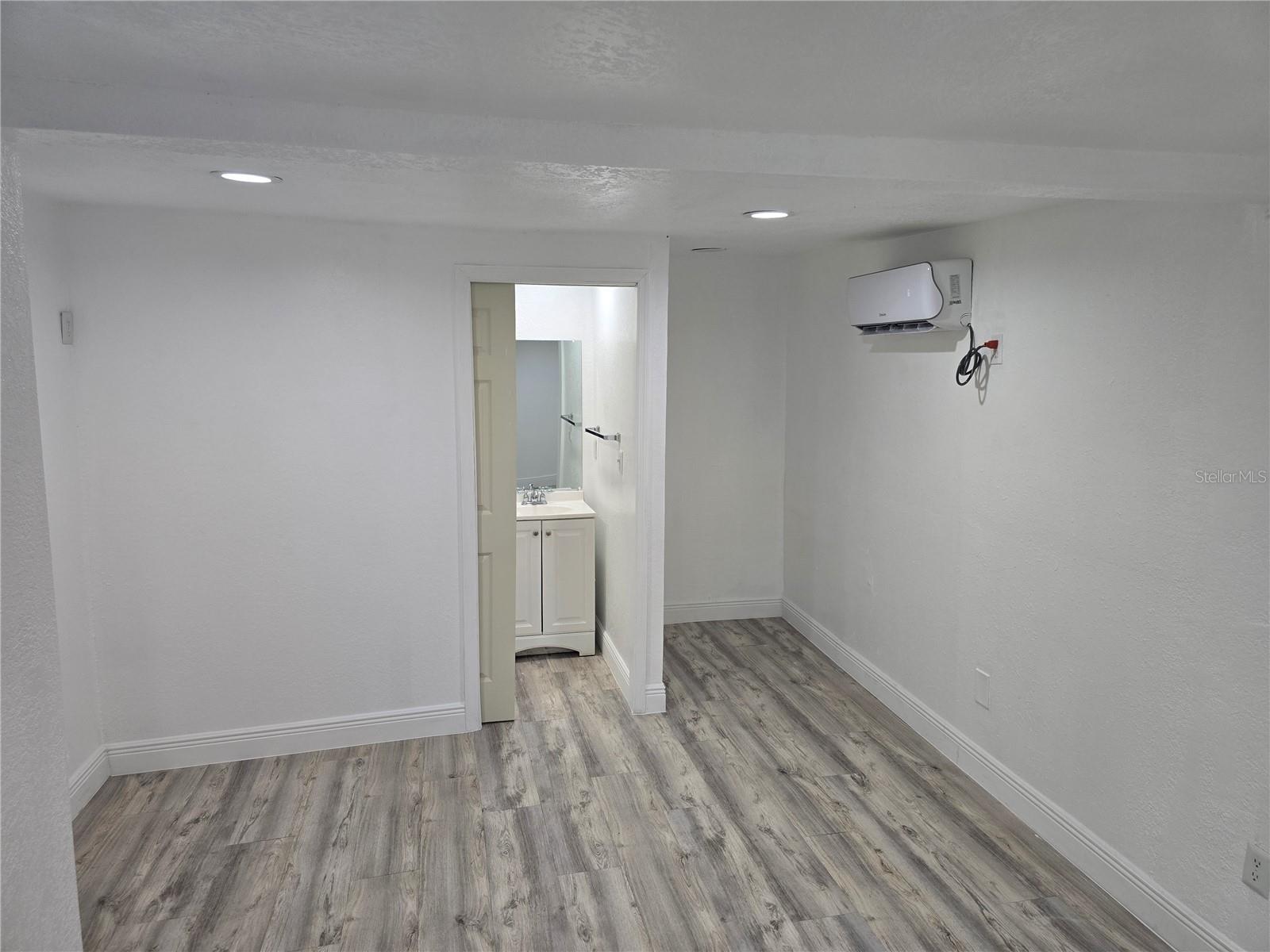 Image 30 of 49 For 2538 Hiawatha Street