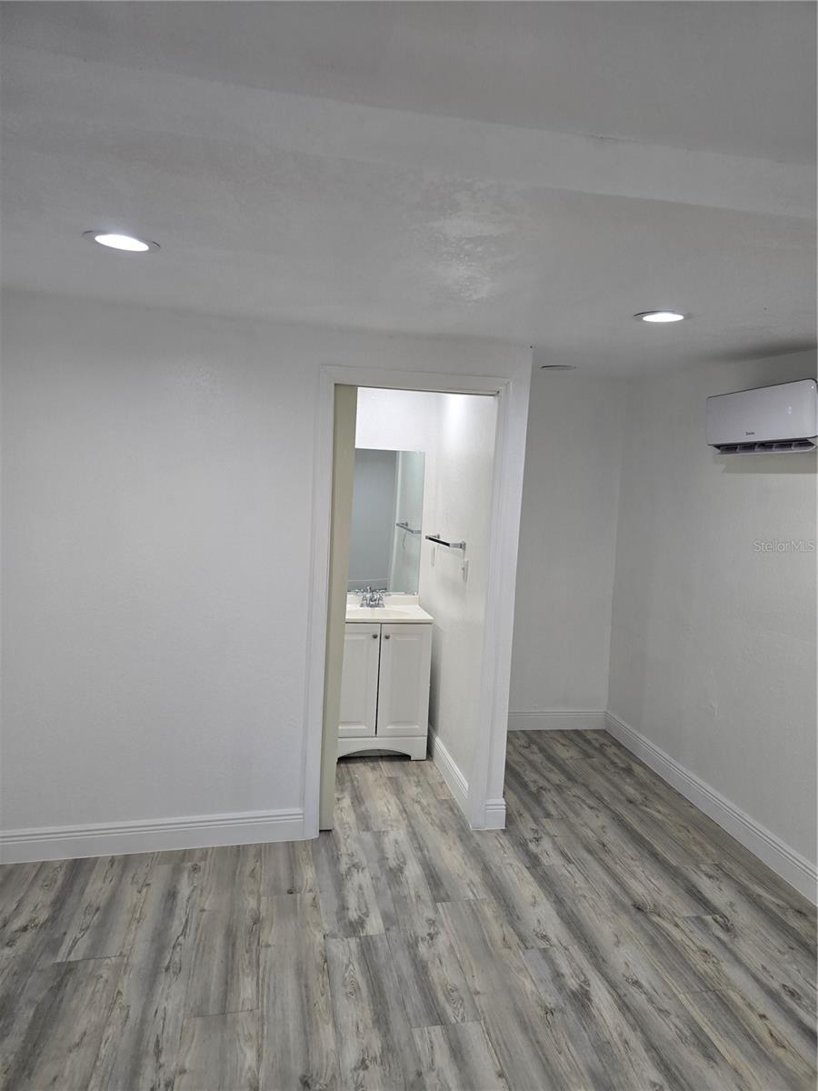 Image 34 of 49 For 2538 Hiawatha Street