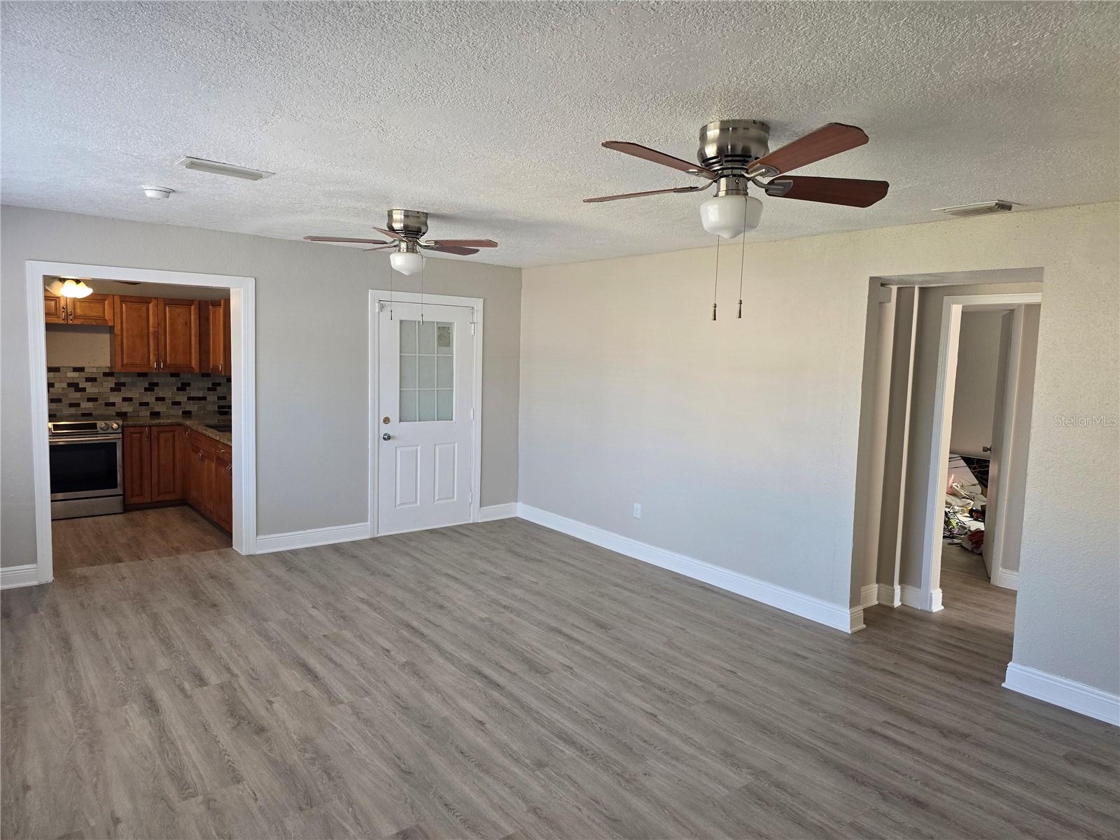 Image 4 of 49 For 2538 Hiawatha Street