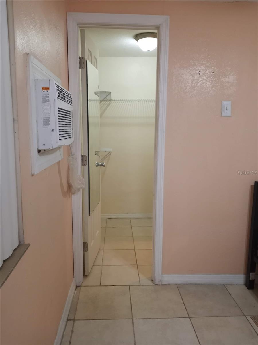 Image 45 of 49 For 2538 Hiawatha Street