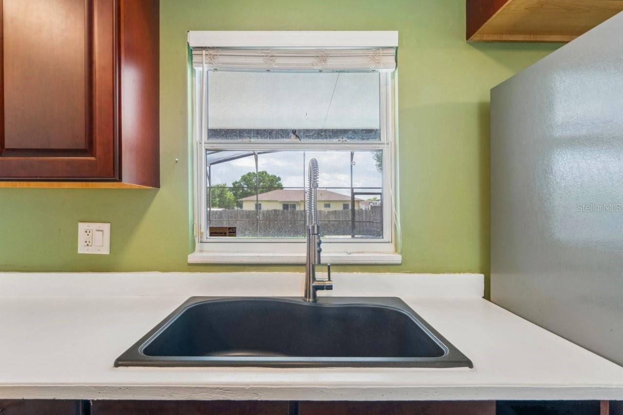 Listing photo id 11 for 507 Tulane Drive