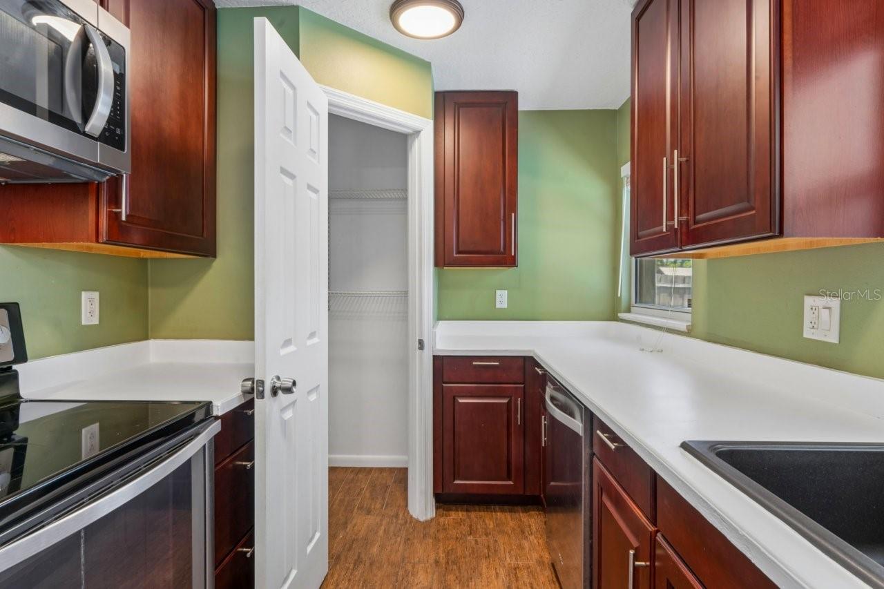 Listing photo id 12 for 507 Tulane Drive