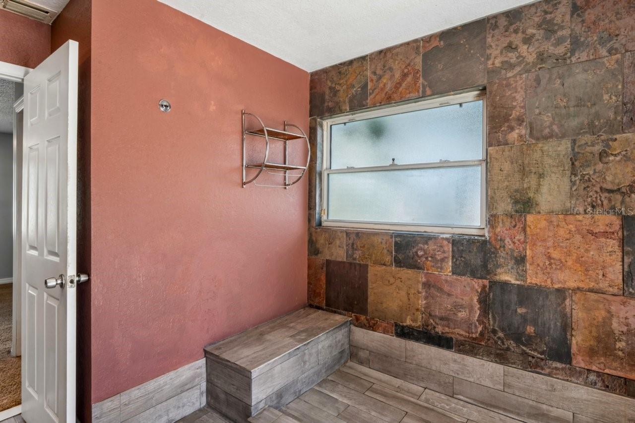 Listing photo id 24 for 507 Tulane Drive