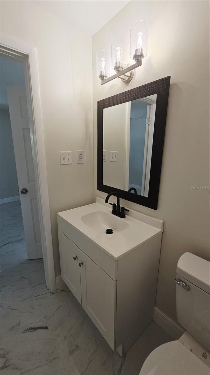 Image 8 of 10 For 708 Pennsylvania Avenue