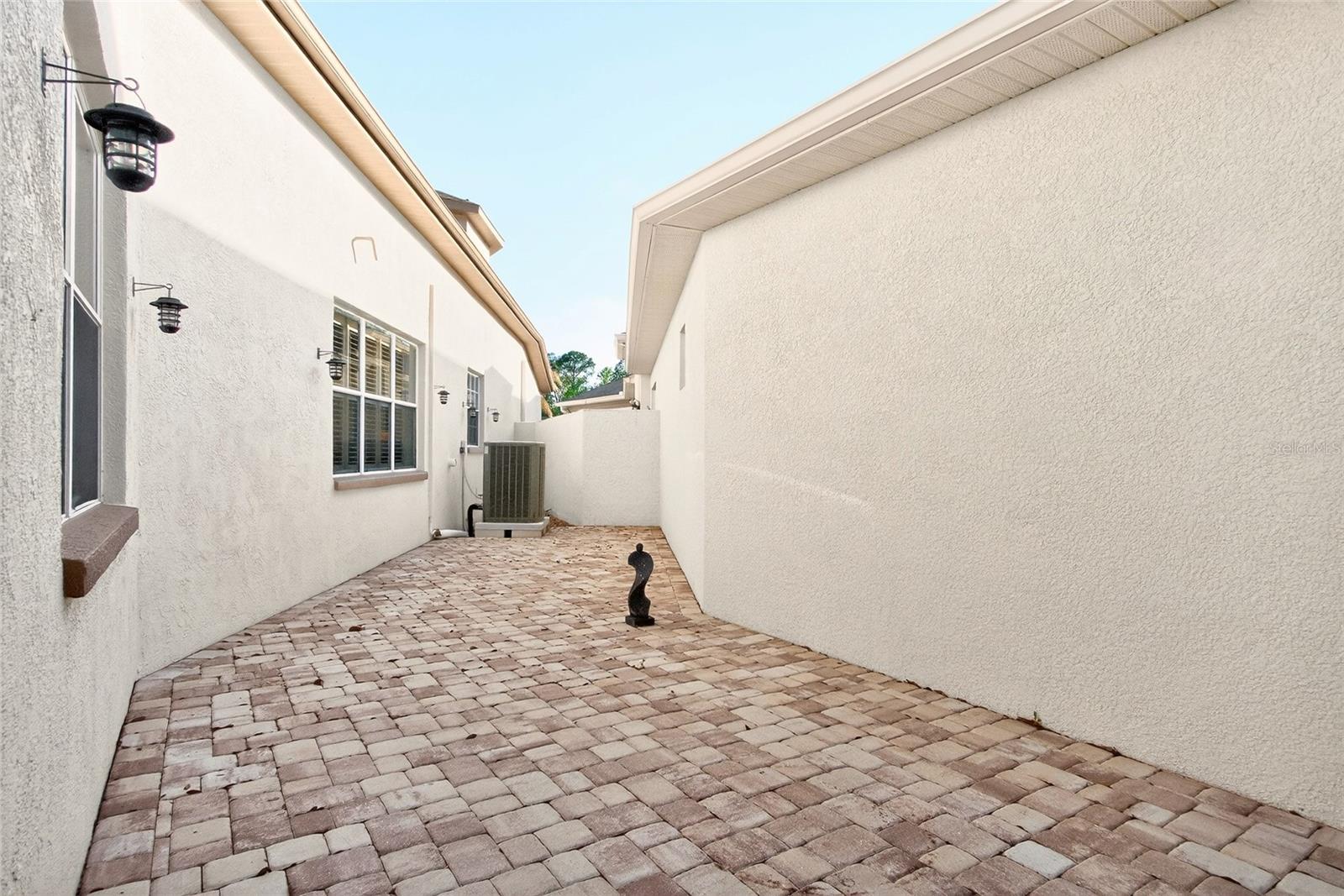 Image 6 of 51 For 5120 Fairway One Drive