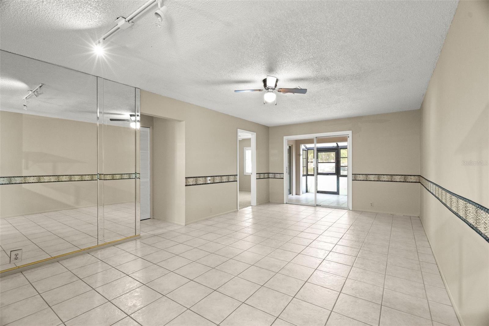 Image 7 of 32 For 5265 Bay Drive 410