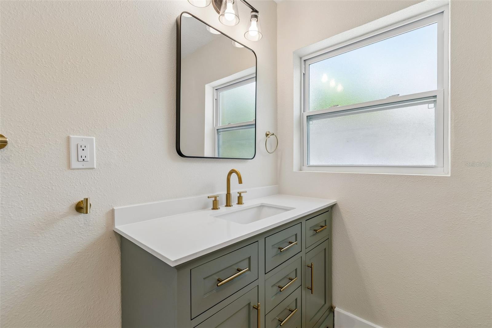 Image 18 of 29 For 430 Pevetty Drive