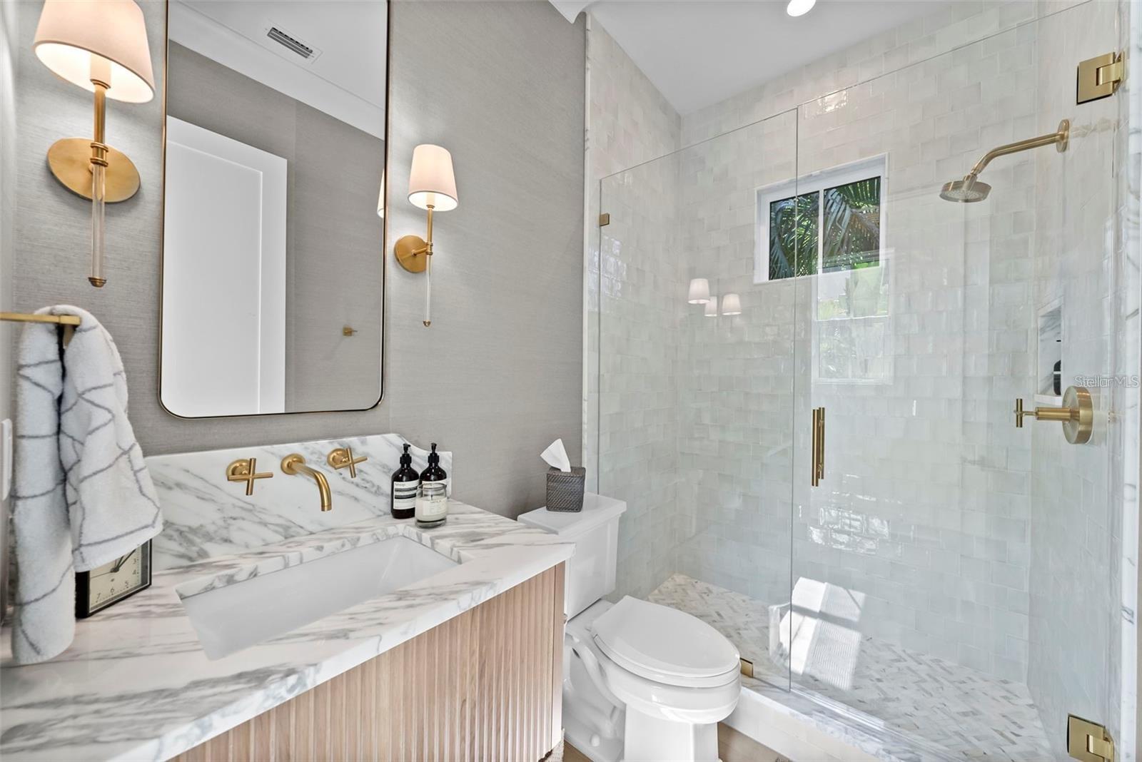 Image 11 of 32 For 321 12th Avenue Ne