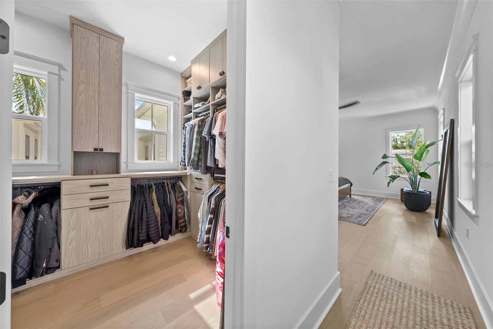 Image 15 of 32 For 321 12th Avenue Ne