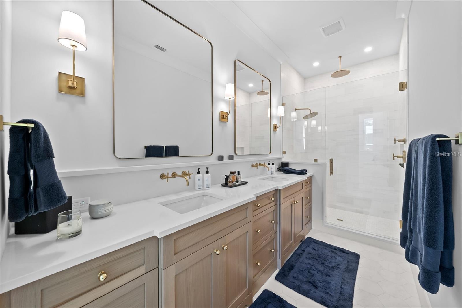 Image 17 of 32 For 321 12th Avenue Ne