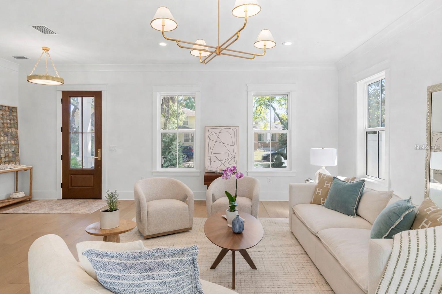 Image 7 of 32 For 321 12th Avenue Ne