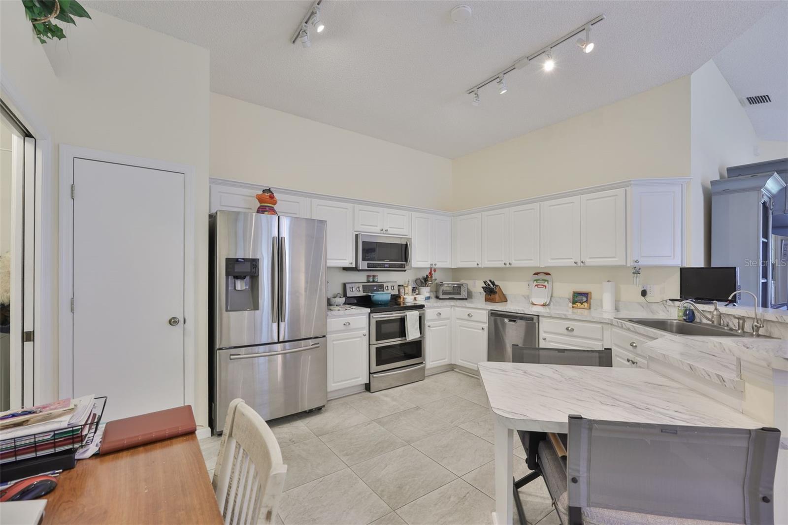 Image 10 of 90 For 2012 Nantucket Drive 22