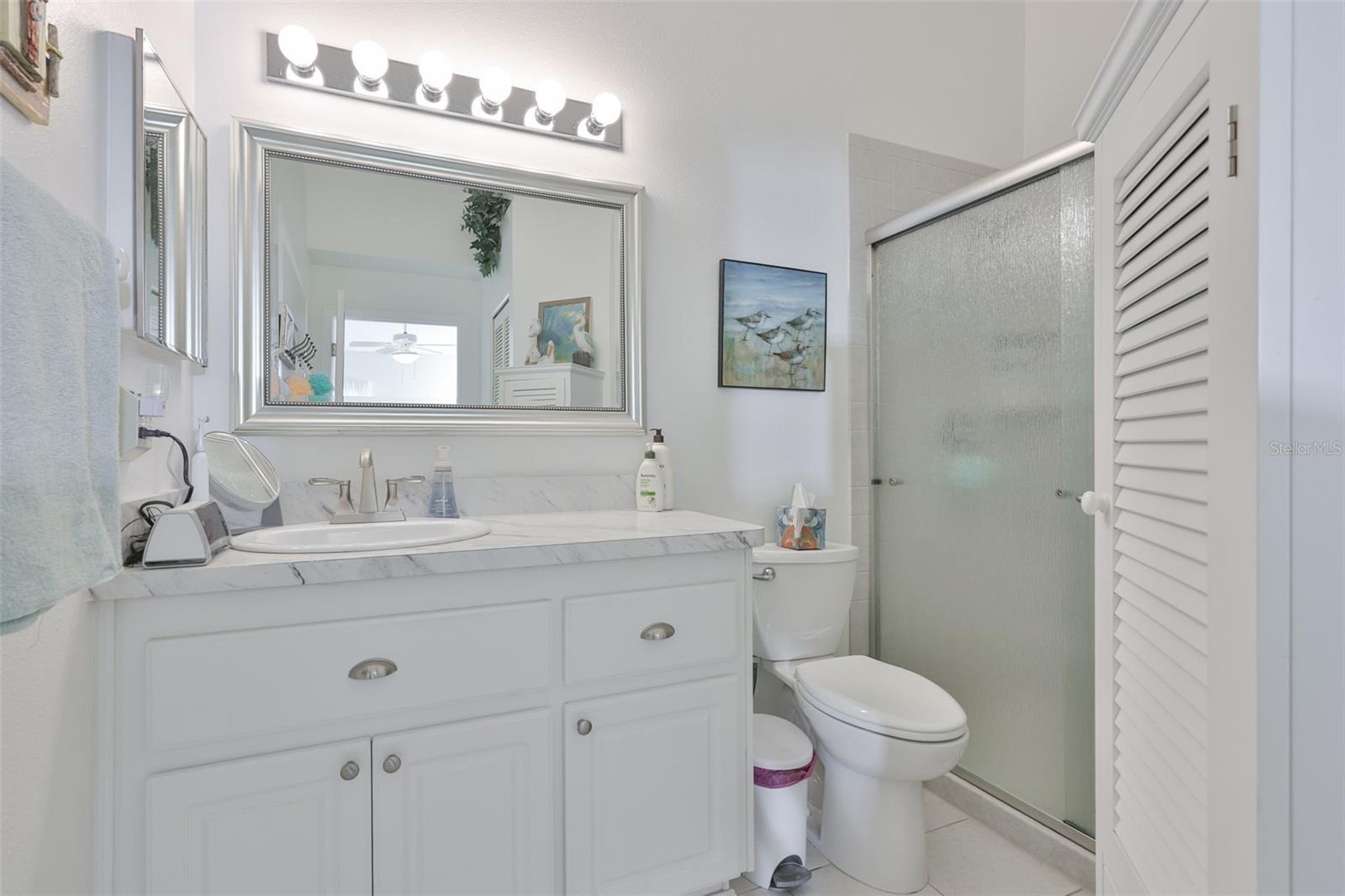 Image 19 of 90 For 2012 Nantucket Drive 22