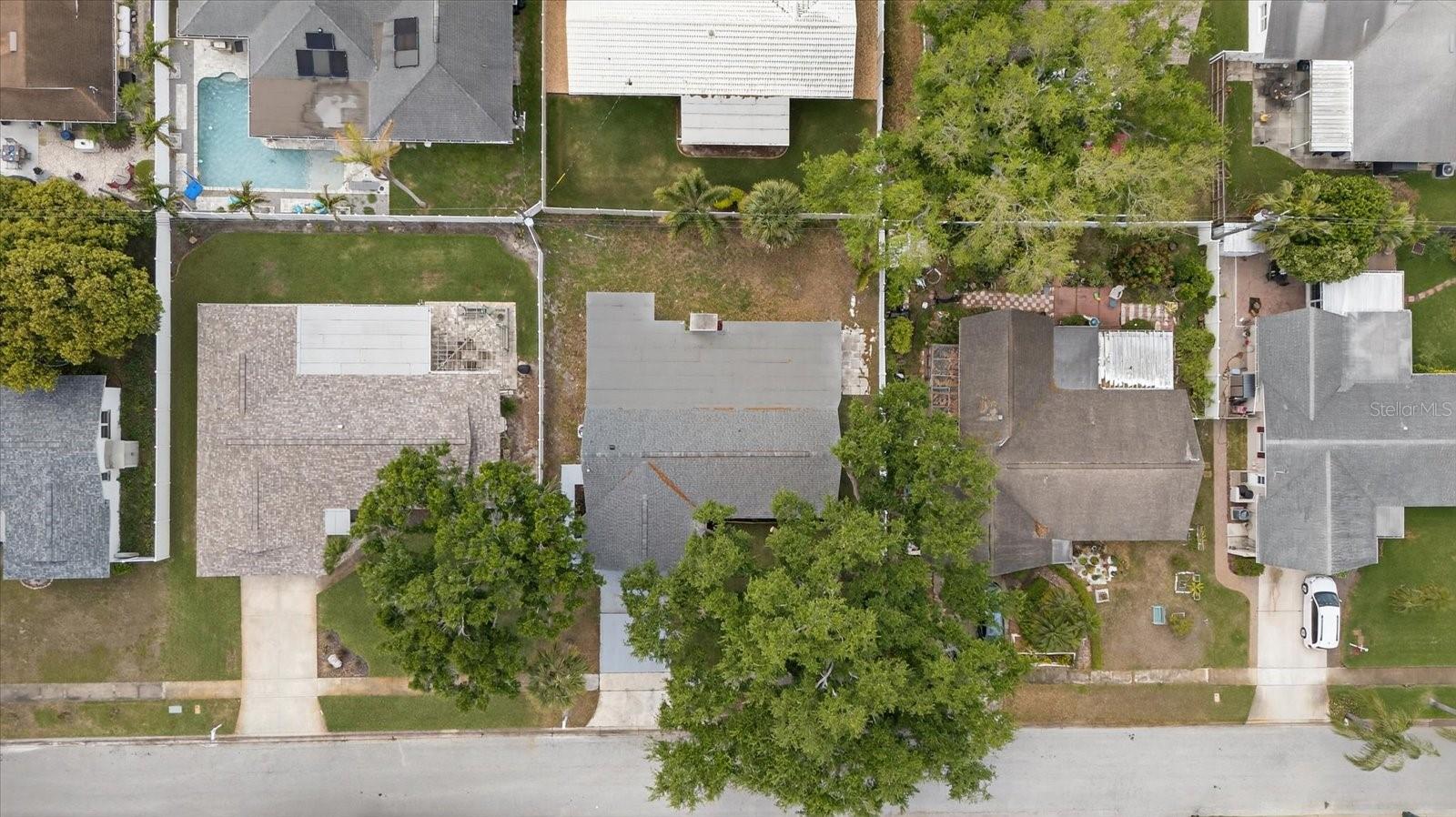 Listing photo id 8 for 1864 Paradise Lane