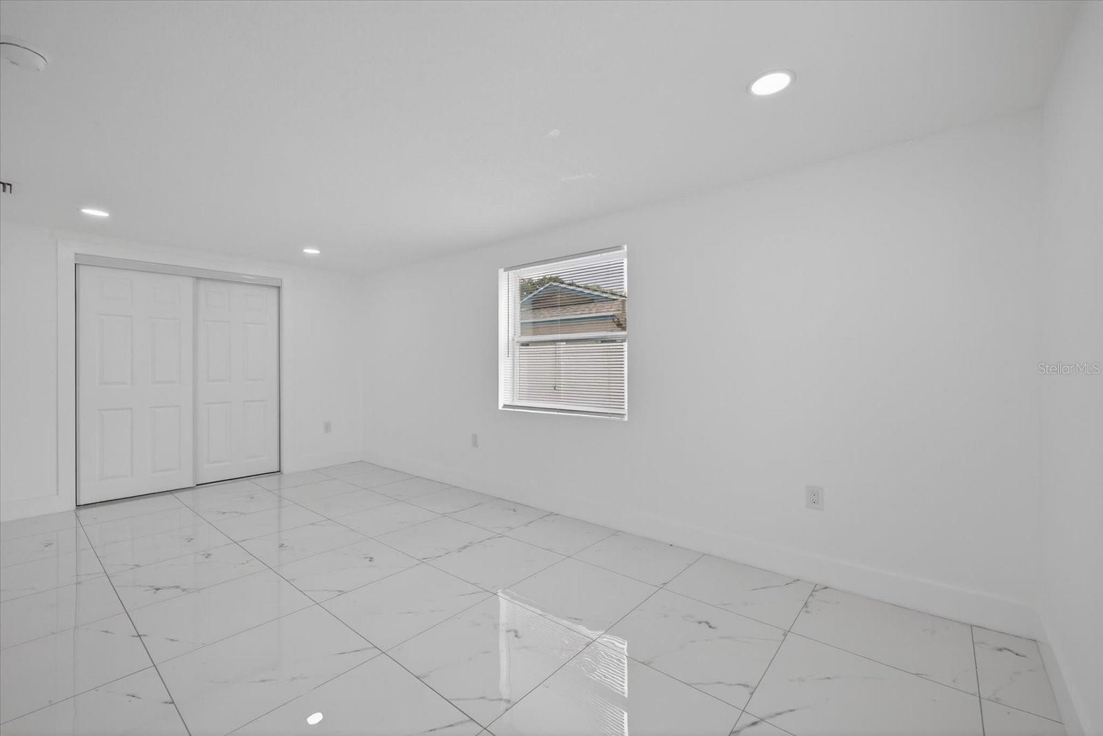 Listing photo id 15 for 1864 Paradise Lane