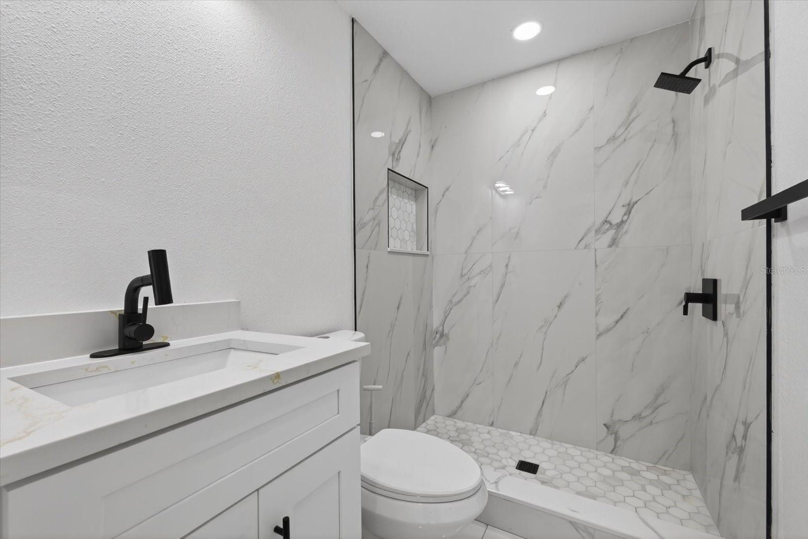 Listing photo id 18 for 1864 Paradise Lane