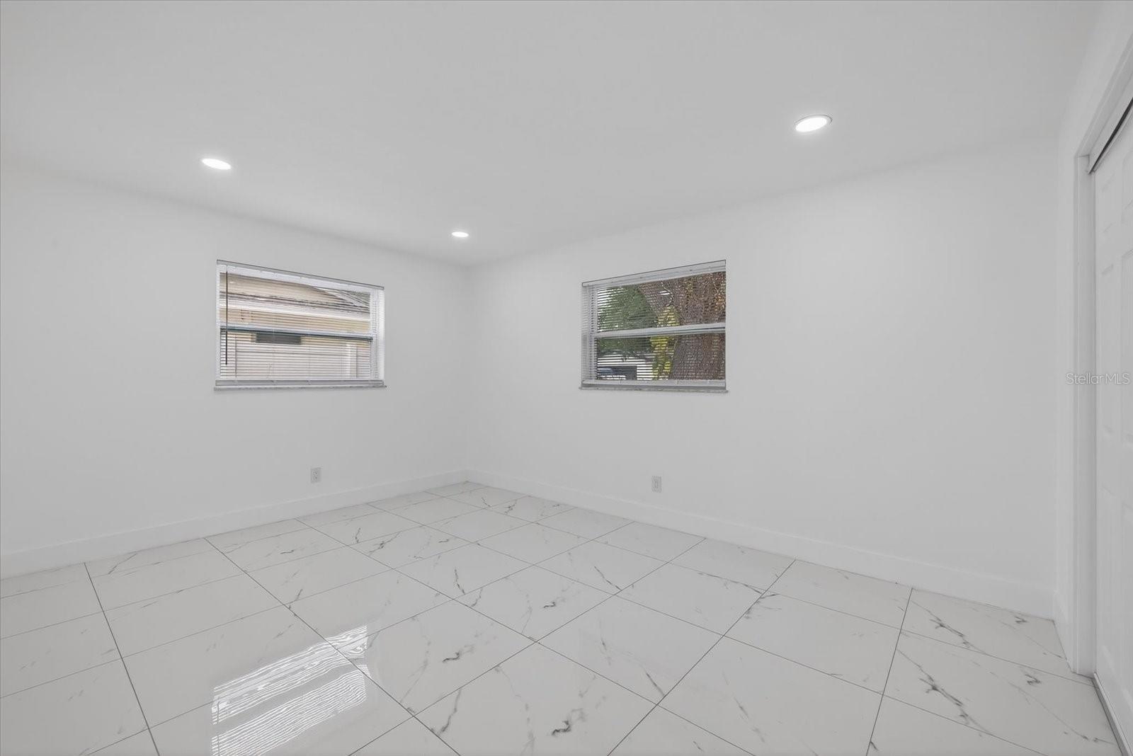 Listing photo id 20 for 1864 Paradise Lane