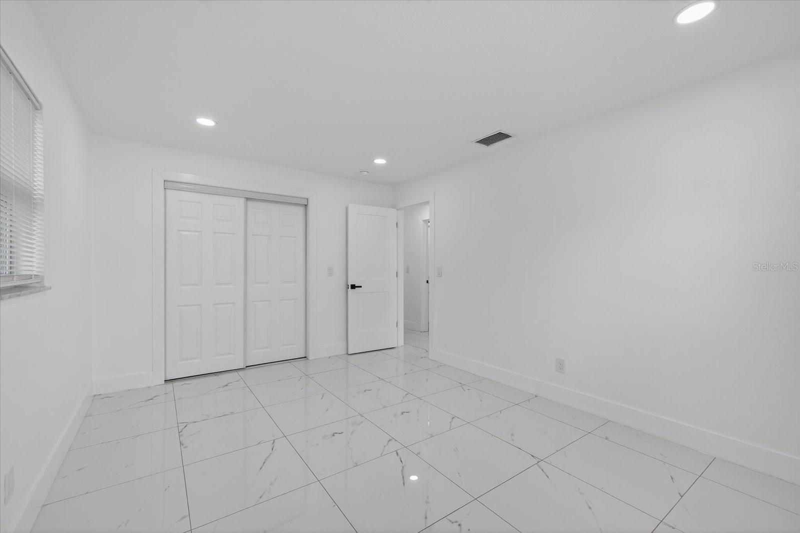 Listing photo id 21 for 1864 Paradise Lane