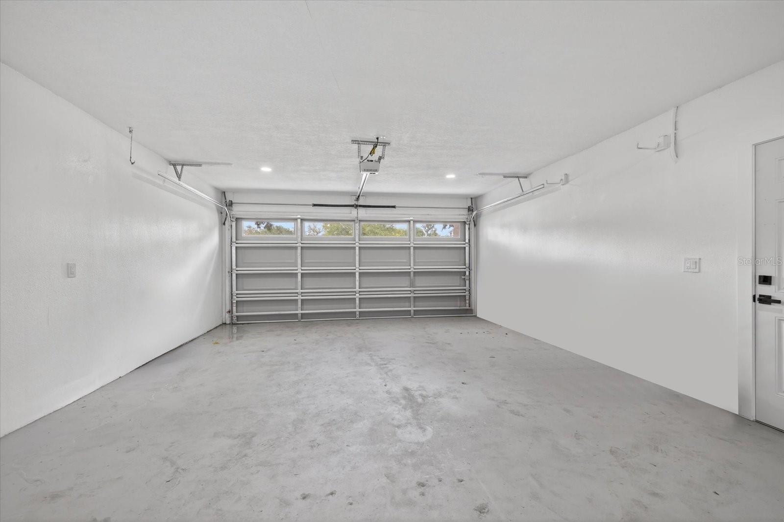 Listing photo id 22 for 1864 Paradise Lane