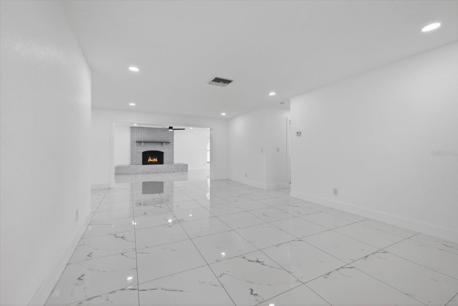 Listing photo id 25 for 1864 Paradise Lane