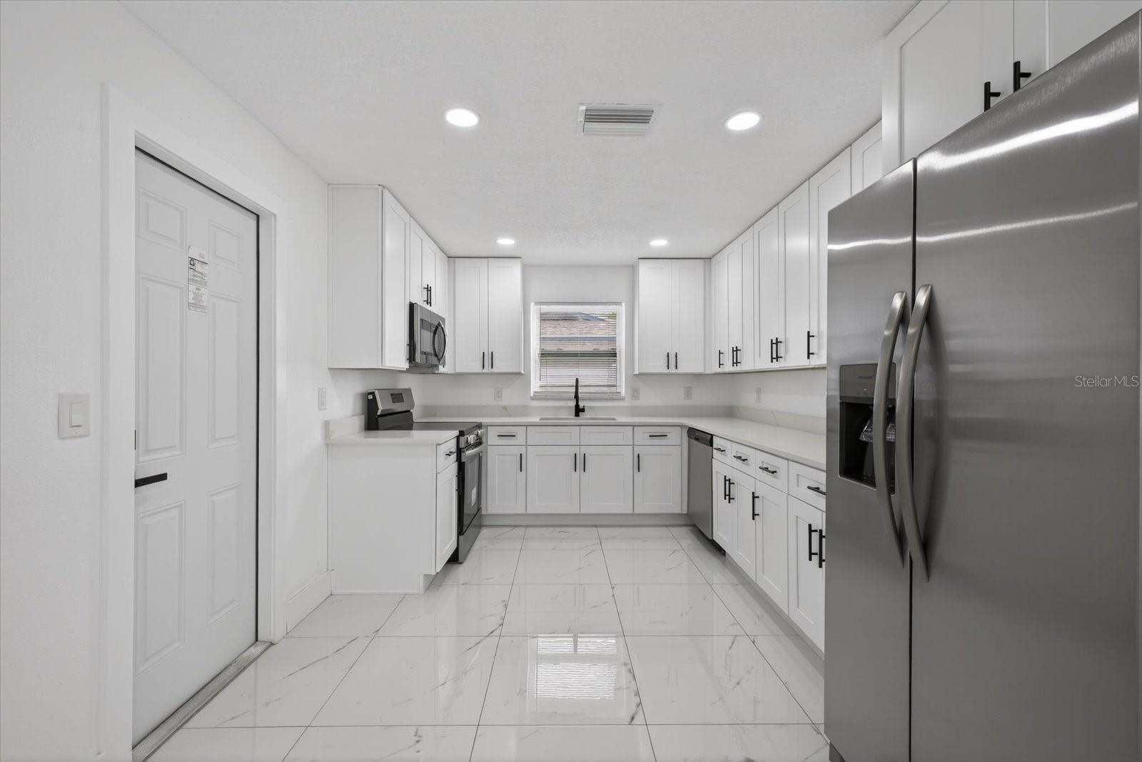 Listing photo id 28 for 1864 Paradise Lane