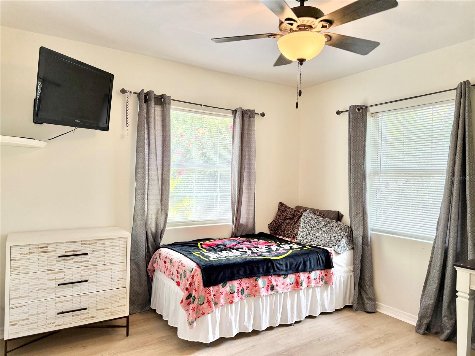 Image 28 of 47 For 5846 Wyoming Avenue