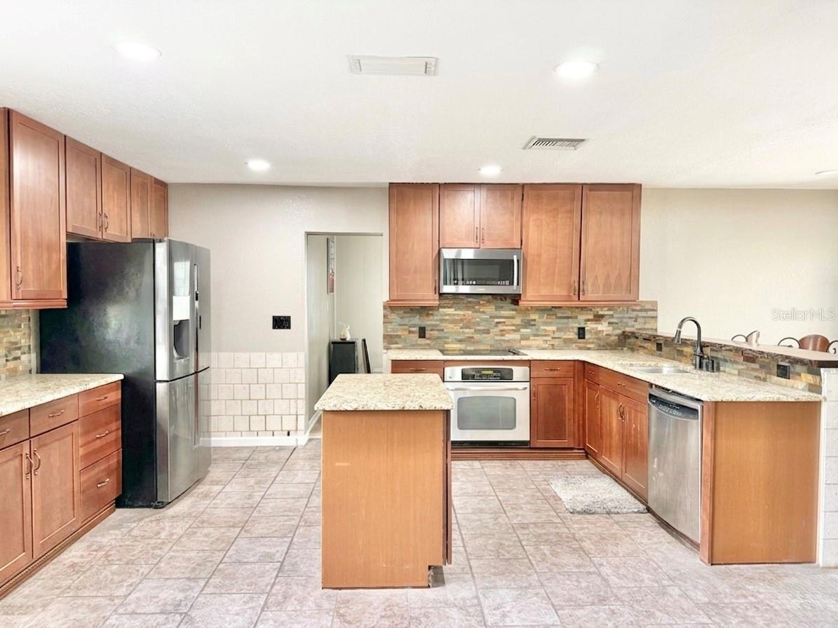 Image 4 of 47 For 5846 Wyoming Avenue