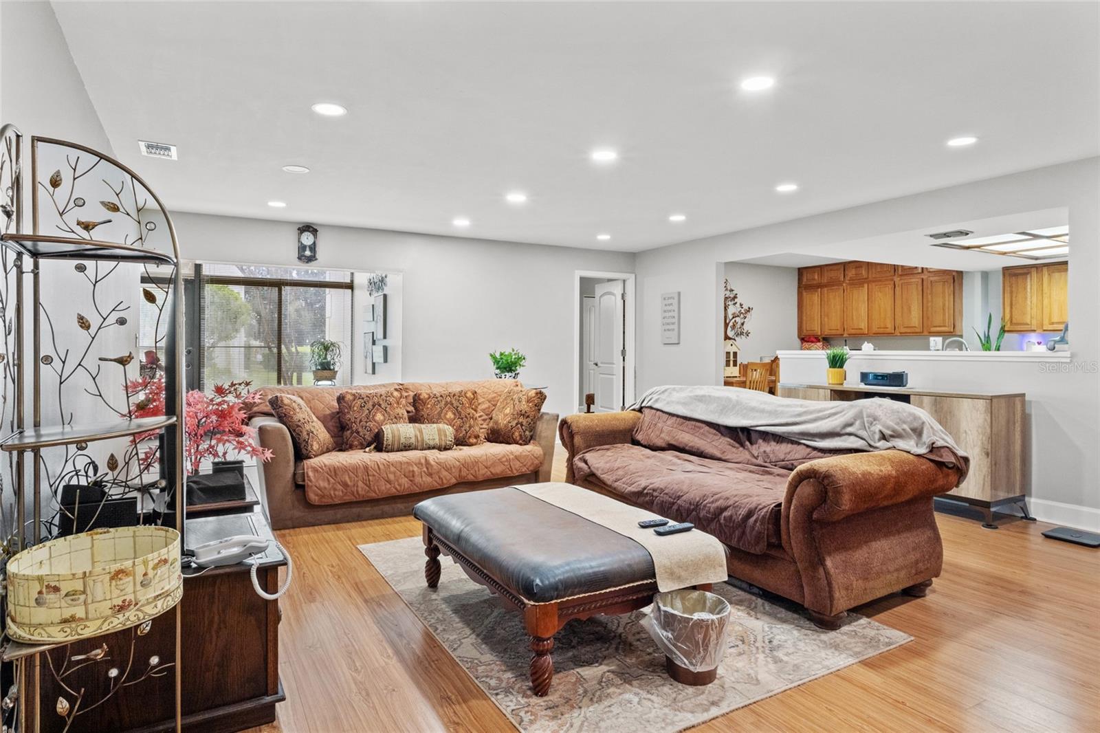 Image 5 of 23 For 13140 Village Chase Circle 13140