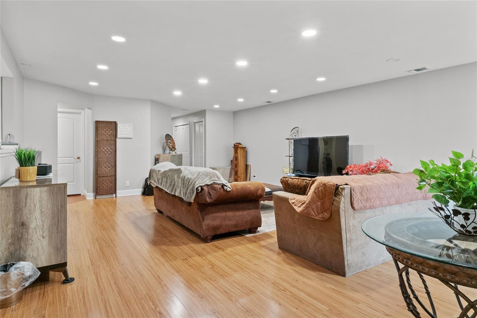 Image 6 of 23 For 13140 Village Chase Circle 13140