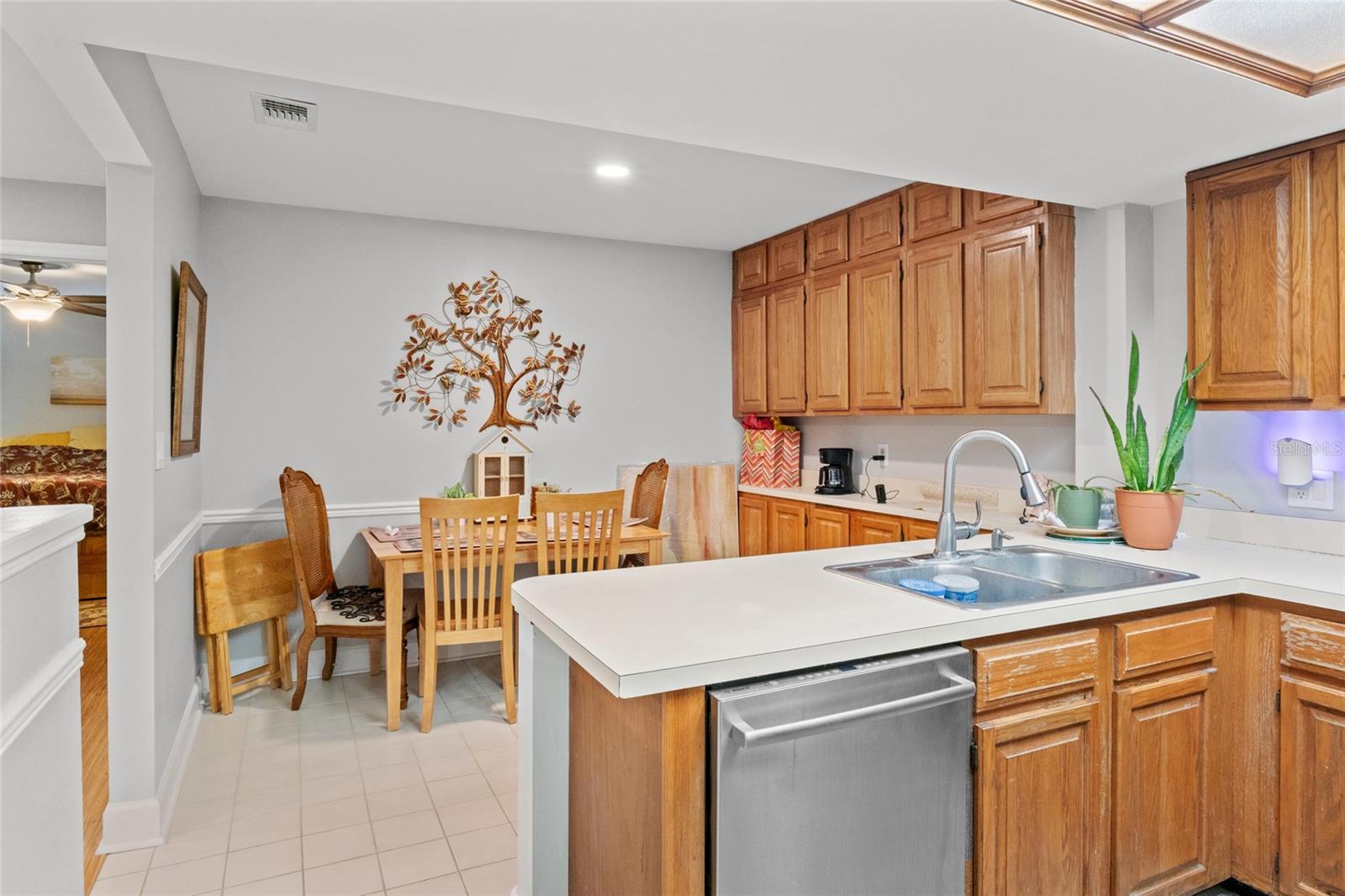 Image 7 of 23 For 13140 Village Chase Circle 13140