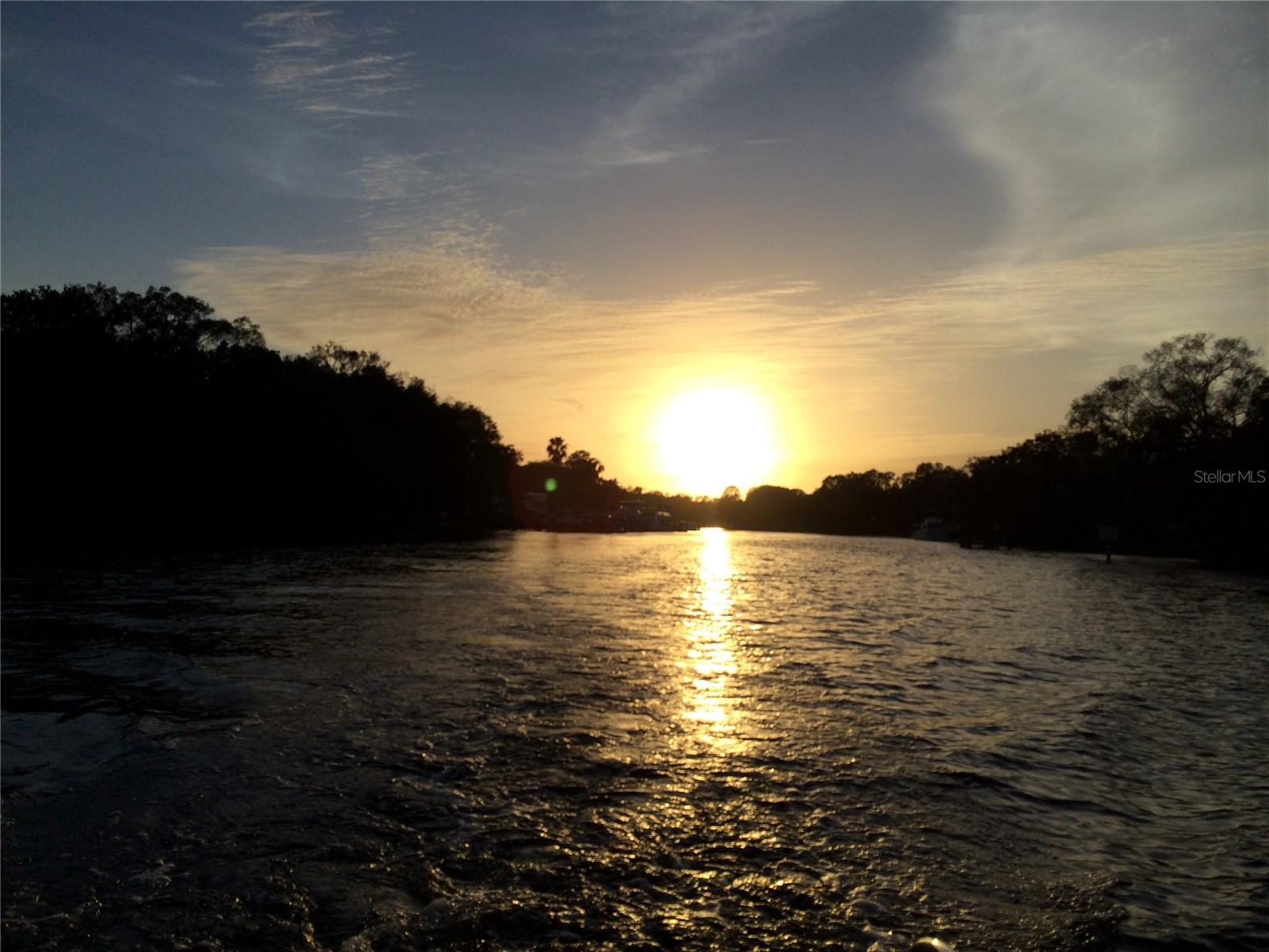 Listing photo id 13 for 6605 Boulevard