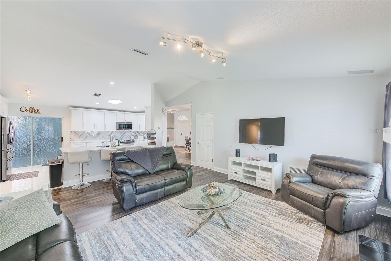 Image 10 of 52 For 8524 Beth Court