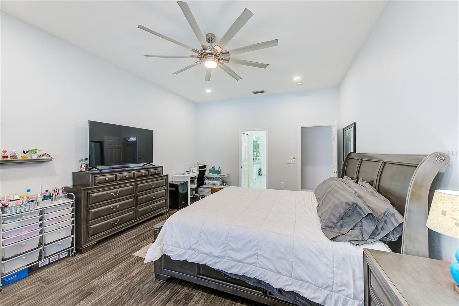 Image 21 of 52 For 8524 Beth Court