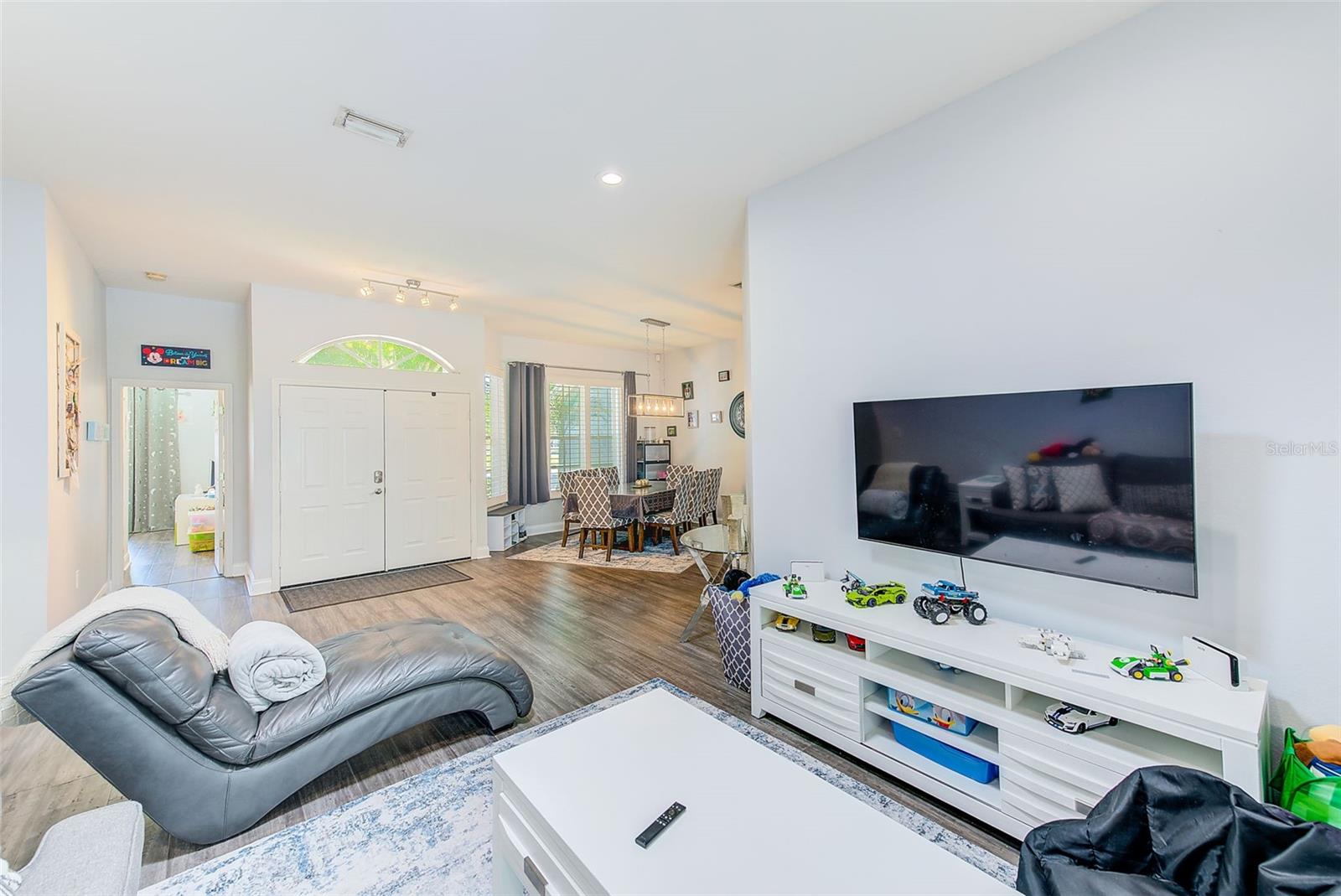 Image 6 of 52 For 8524 Beth Court