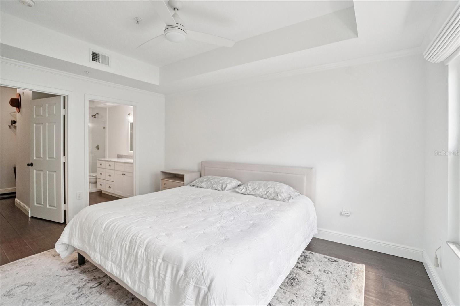 Image 15 of 33 For 800 Dakota Avenue 236