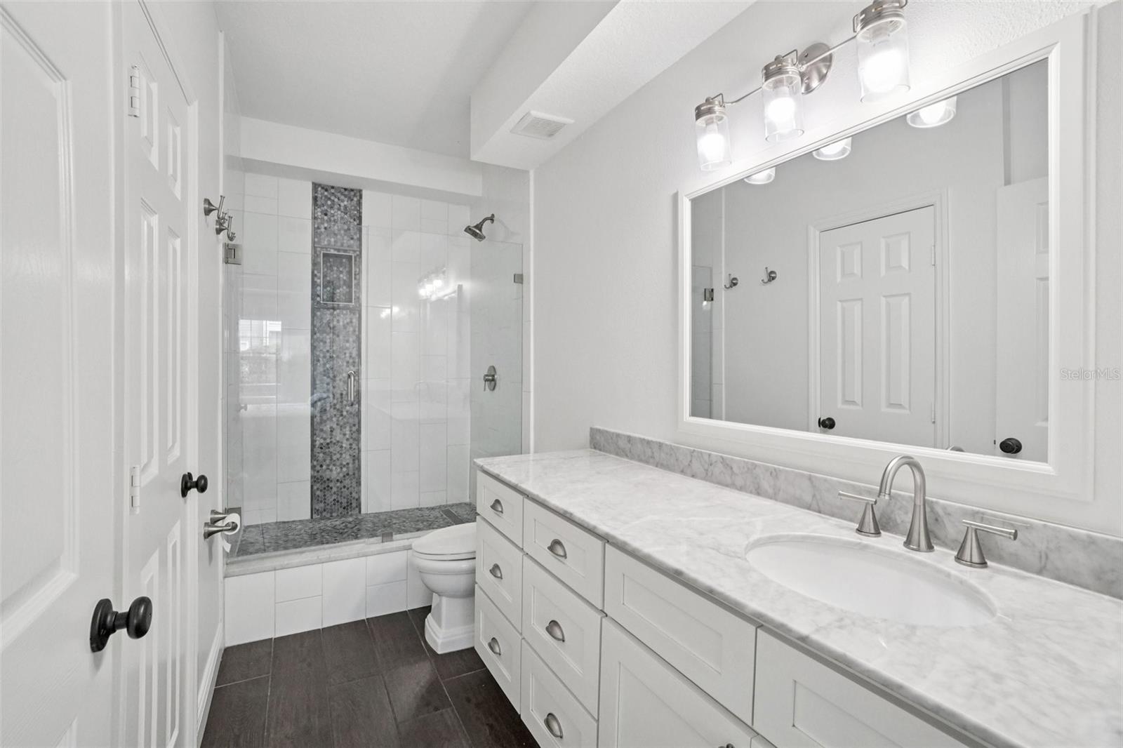 Image 16 of 33 For 800 Dakota Avenue 236