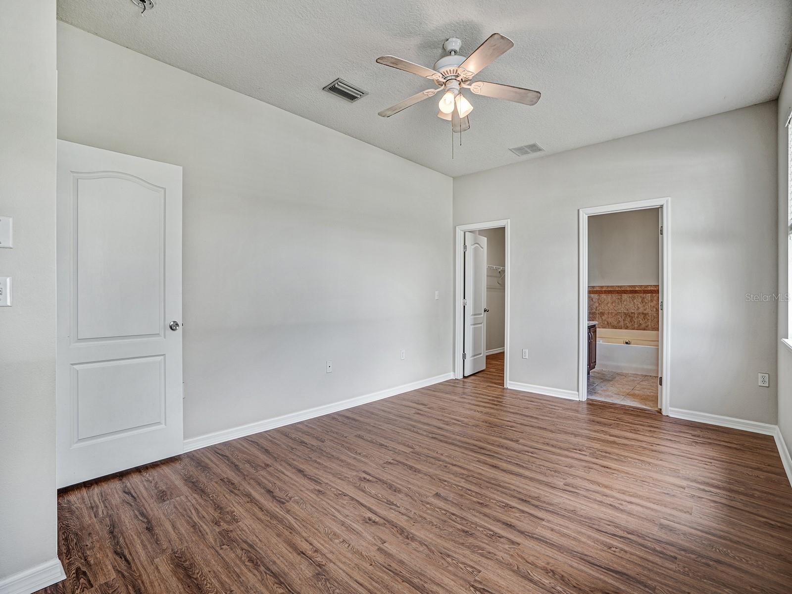 Image 15 of 38 For 11713 Colony Lakes Boulevard