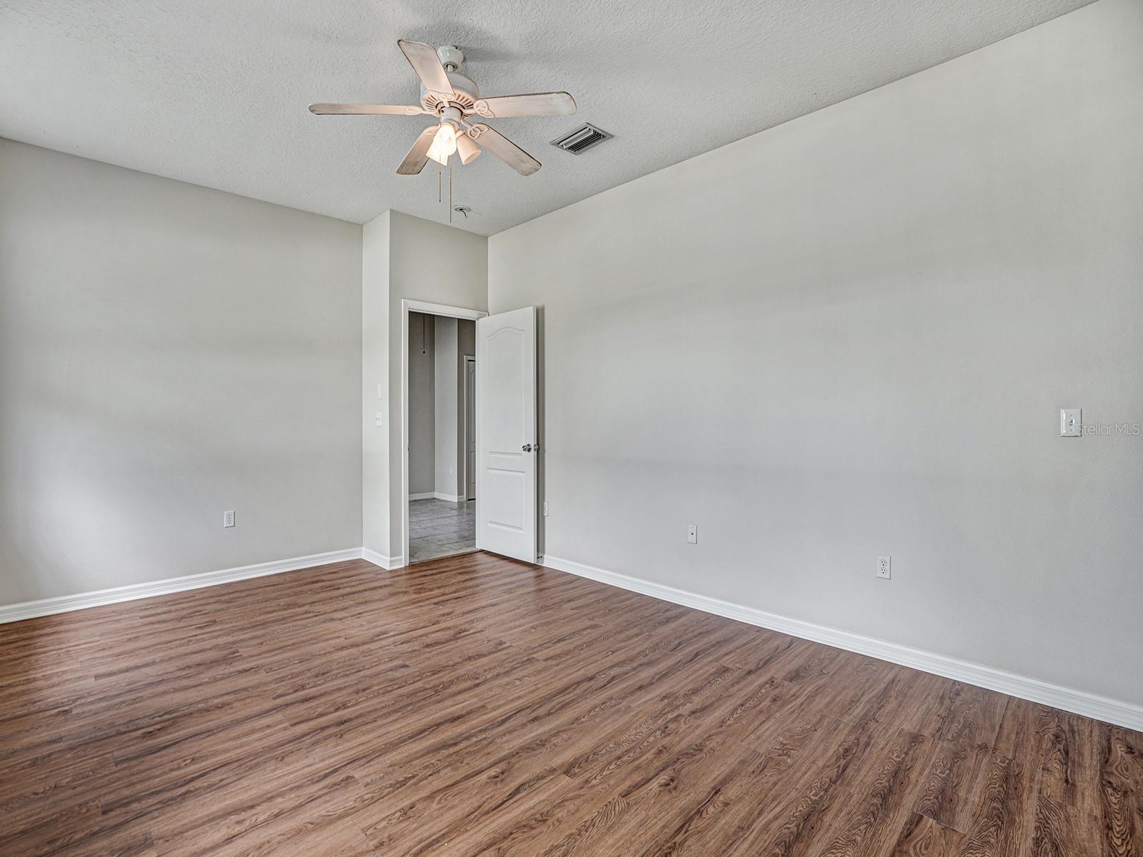 Image 16 of 38 For 11713 Colony Lakes Boulevard